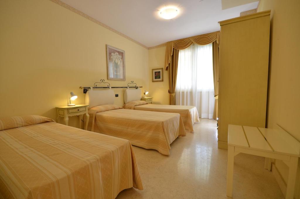 Relais Du Lac Desenzano del Garda Chambre photo